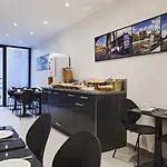 Hotell Brady 3*