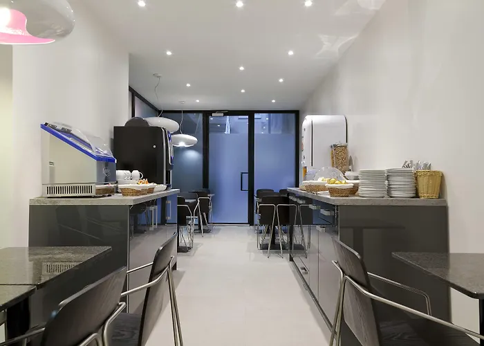 Brady Отель Париж