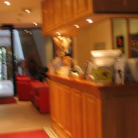 布雷迪酒店 - 巴黎火车东站 酒店 3*