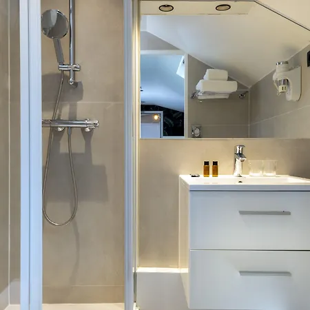 Brady מלון פריז